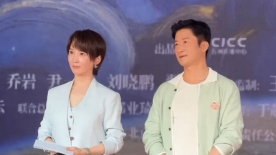 美女漏逼